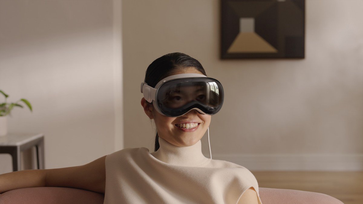 YouTube finally launches a dedicated app for Apple Vision Pro