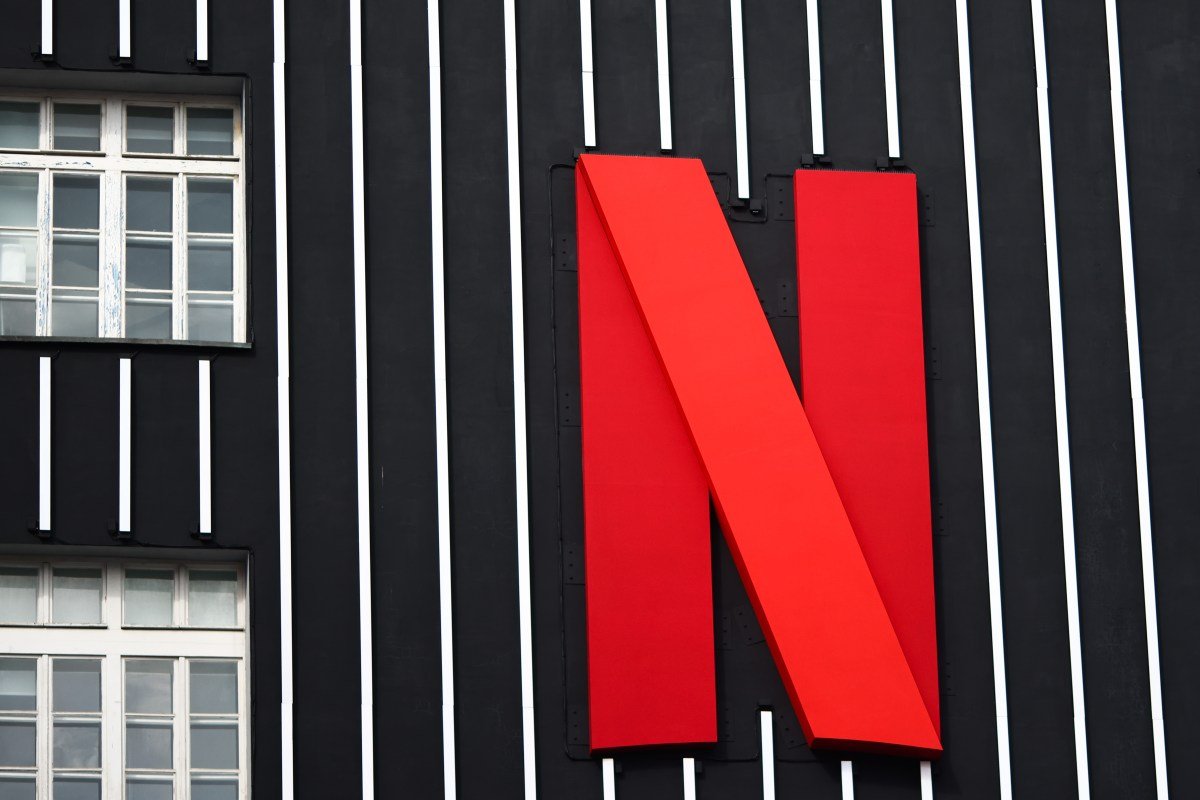 Netflix plans to add a vertical video feed, use AI for recommendations
