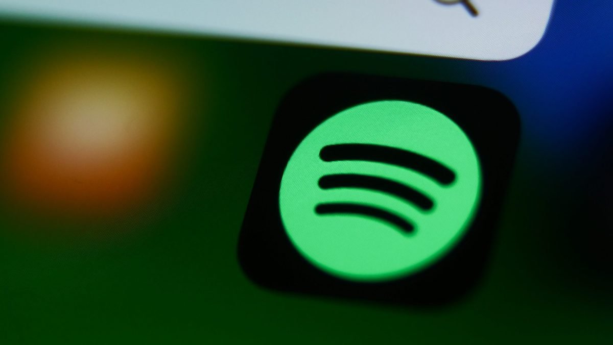 Spotify and Universal Music strike deal allowing fan-made AI covers and remixes