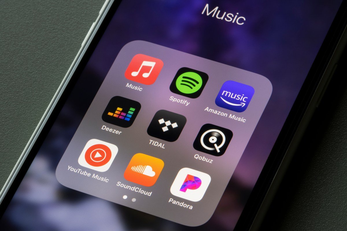 Deezer’s new tool can identify AI music from Spotify, Apple Music, and others