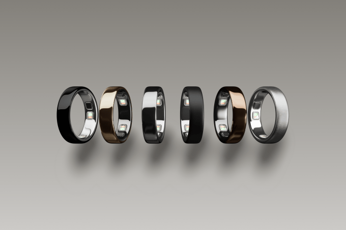 array of 6 Oura rings